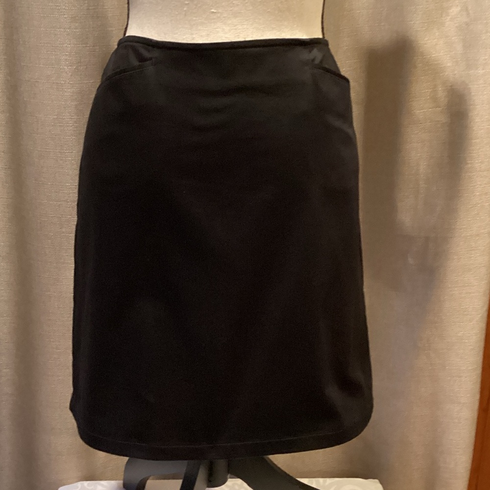 Ann Taylor A line mini skirt, size 10.